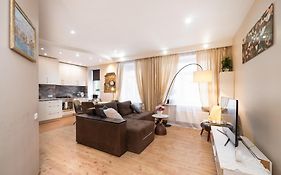 Baltic Amber In Diplomatic District & Free Parking